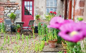 Spacious & Stylish Stonehous Cottage